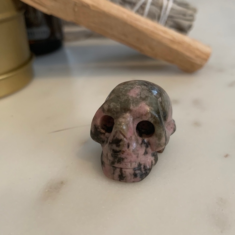 Rhodonite crystal Mini skull